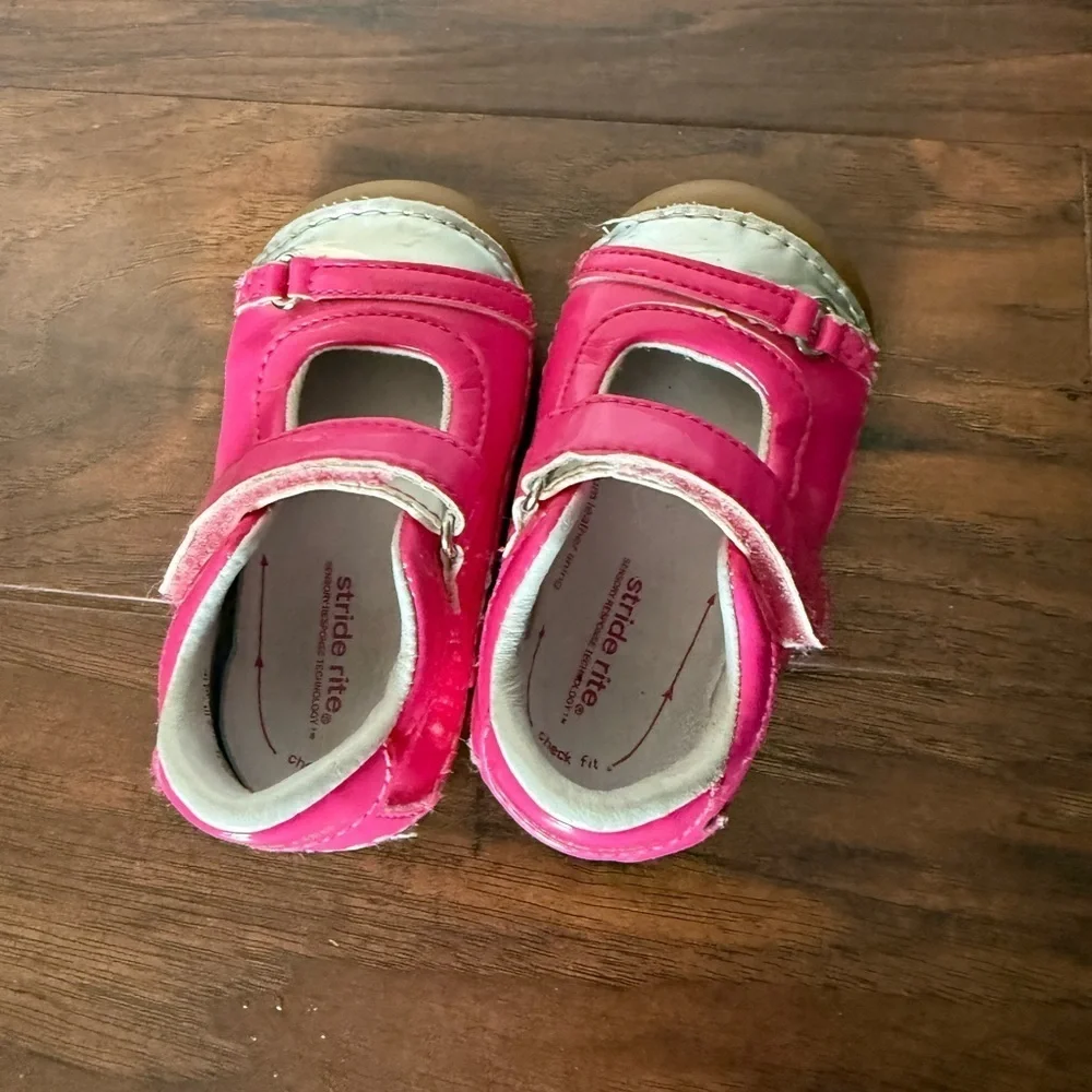 Stride Rite Soft Motion Buttercup Pink Patent Leather Mary Jane Shoes-Size 4.5